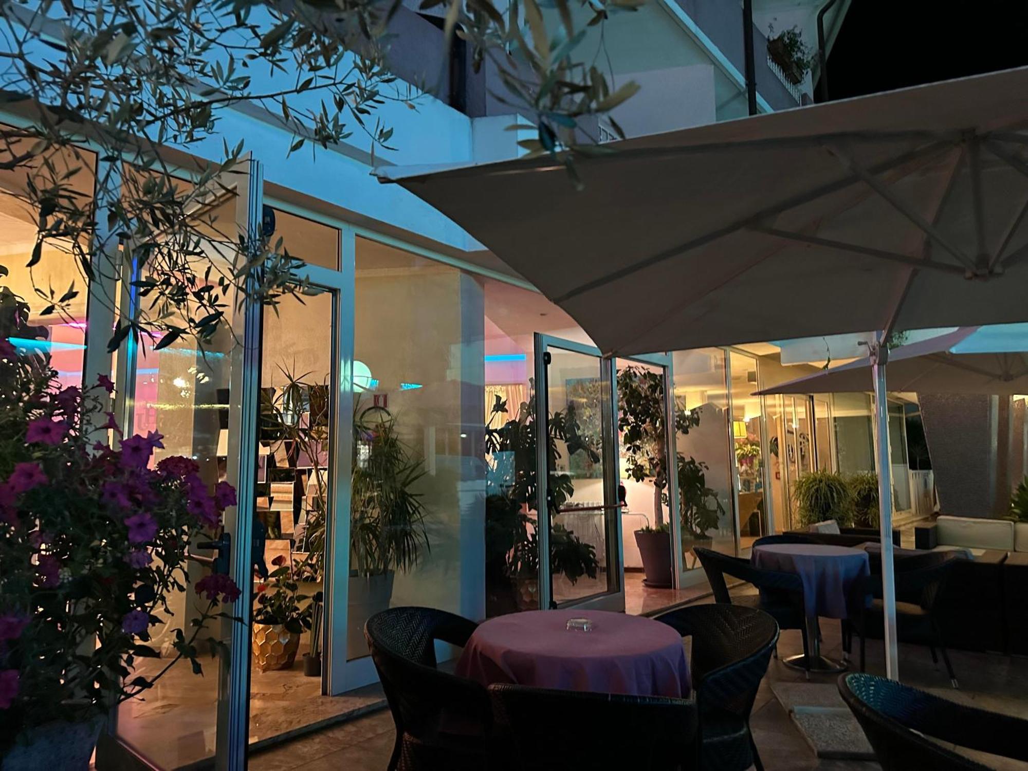Hotel Julia Llido Degli Estensi Zewnętrze zdjęcie