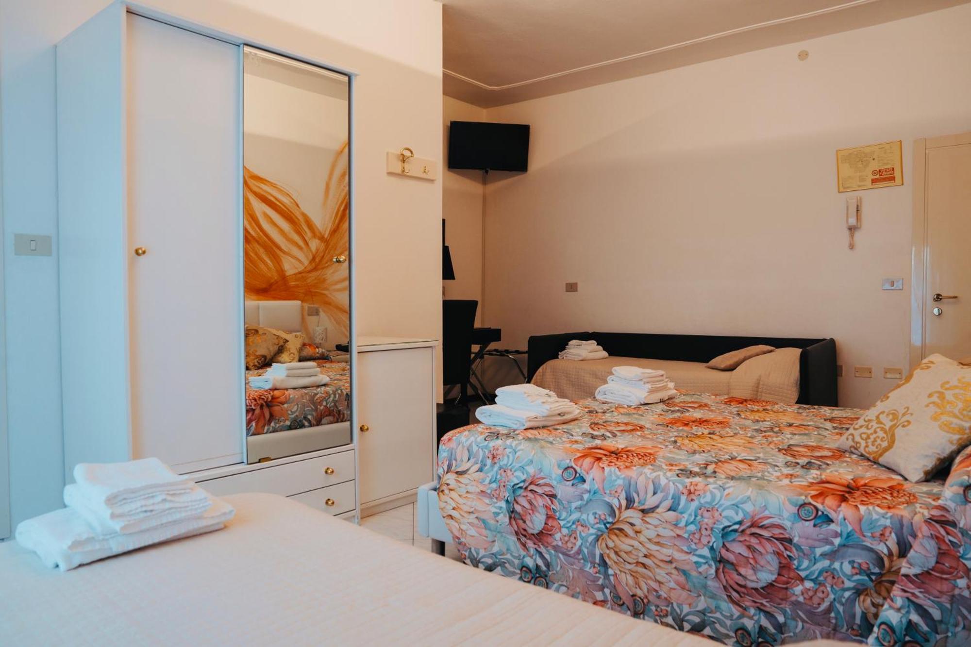Hotel Julia Llido Degli Estensi Zewnętrze zdjęcie
