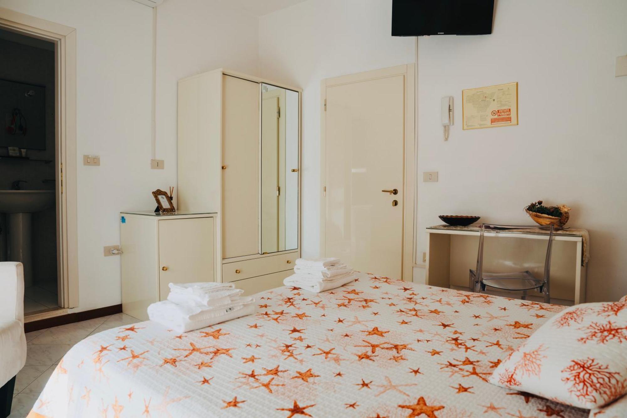 Hotel Julia Llido Degli Estensi Zewnętrze zdjęcie