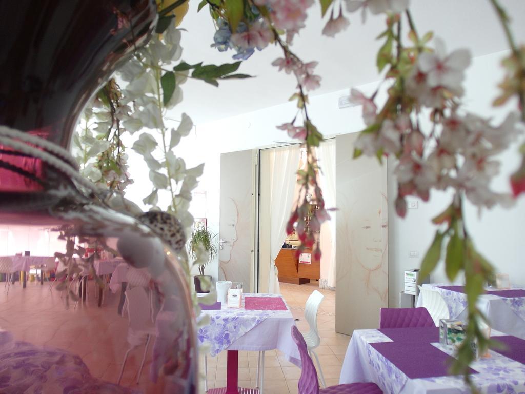 Hotel Julia Llido Degli Estensi Zewnętrze zdjęcie