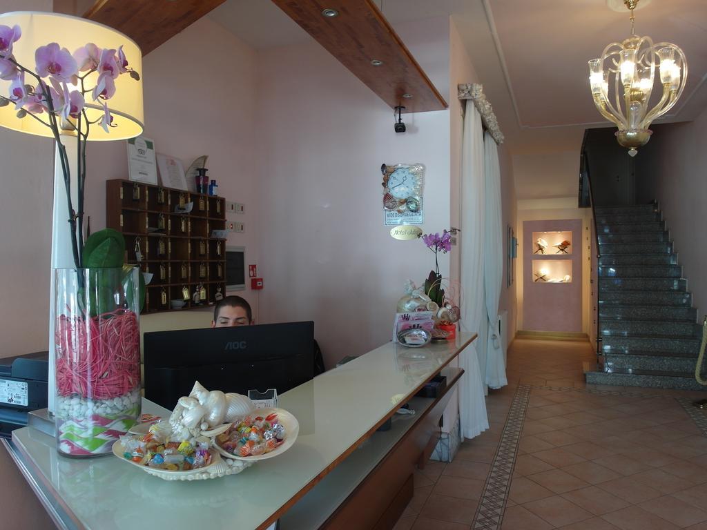 Hotel Julia Llido Degli Estensi Zewnętrze zdjęcie